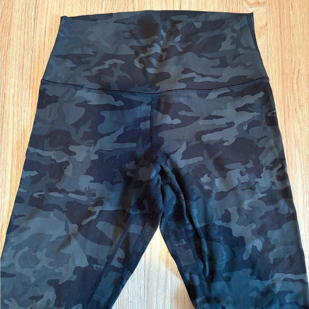Lululemon Align Full Length Leggings. Size 8 Camo - Picture 6 of 9